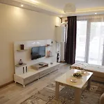 Aparthotel M *